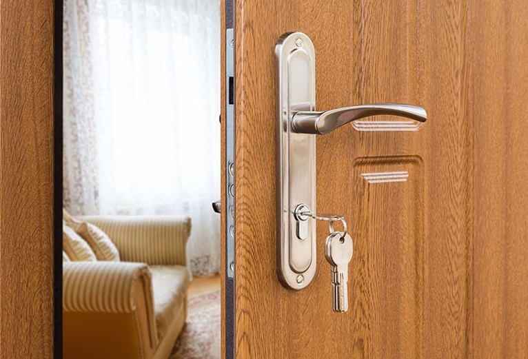 Portes et fenêtres modernes en bois - une combinaison de qualité et de beauté